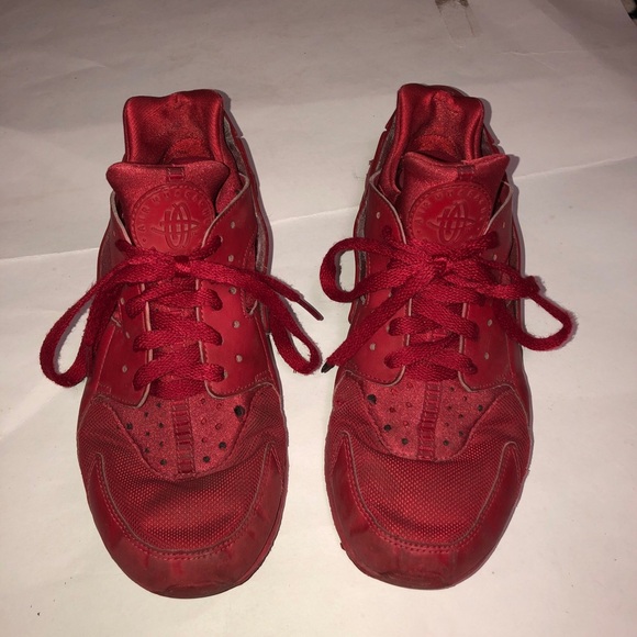 Nike Mens Size 9 Air Huarache Triple Red Running Sneakers Shoes 318429-660 - Picture 1 of 9